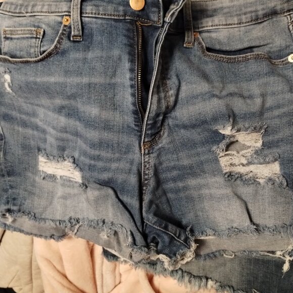 Universal Thread High Rise Midi Shorts Size 12/31 - Picture 2 of 6